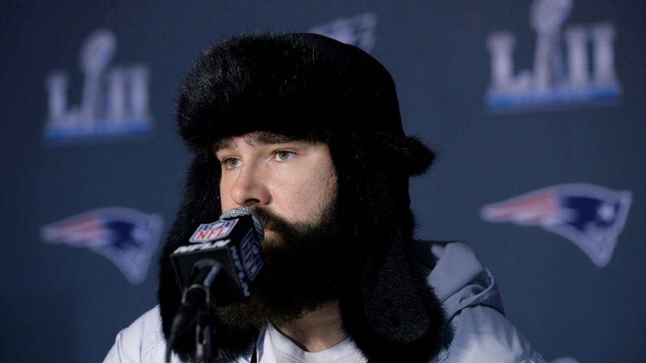 Furry hats to confetti: Eagles dish on Super Bowl mementos - ESPN -  Philadelphia Eagles Blog- ESPN