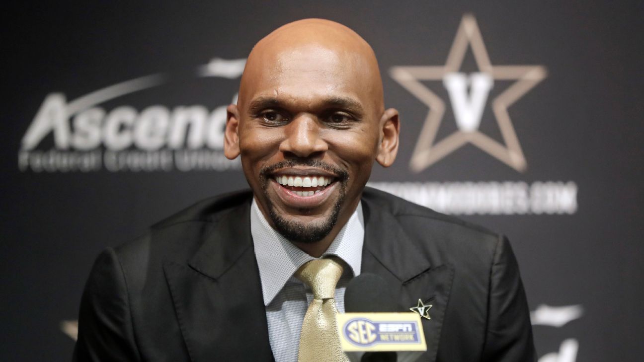 Vanderbilt basketball discount coach stackhouse