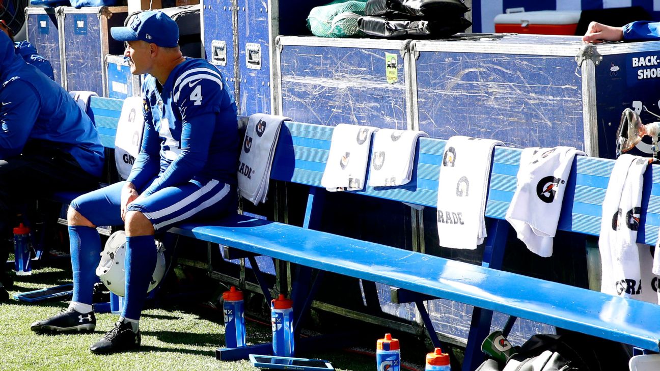 Colts kicking struggles continue as Vinatieri heads to IR