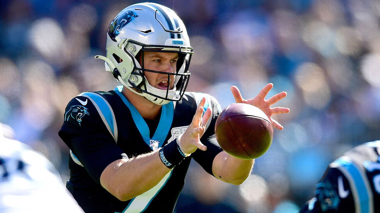 Green Bay, WI, USA. 10th Nov, 2019. Carolina Panthers quarterback Kyle  Allen #7 looks to throw in the snow on the final drive of the game during  the NFL Football game between