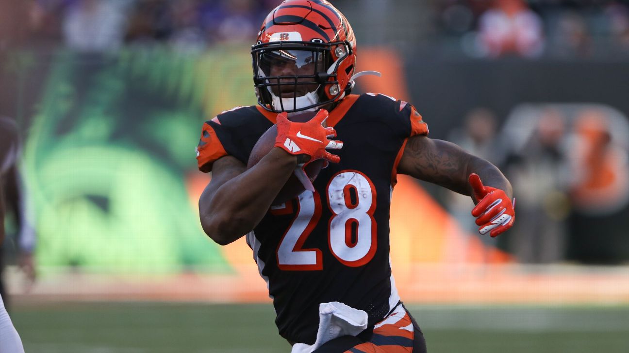 Bengals bludgeon Panthers, 42-21, behind Joe Mixon's 5 touchdowns, move to  5-4 