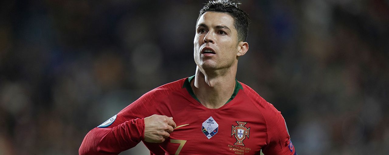 Cristiano Ronaldo faz hat-trick, estabelece média histórica após os 30  anos, e Portugal goleia a Lituânia - ESPN