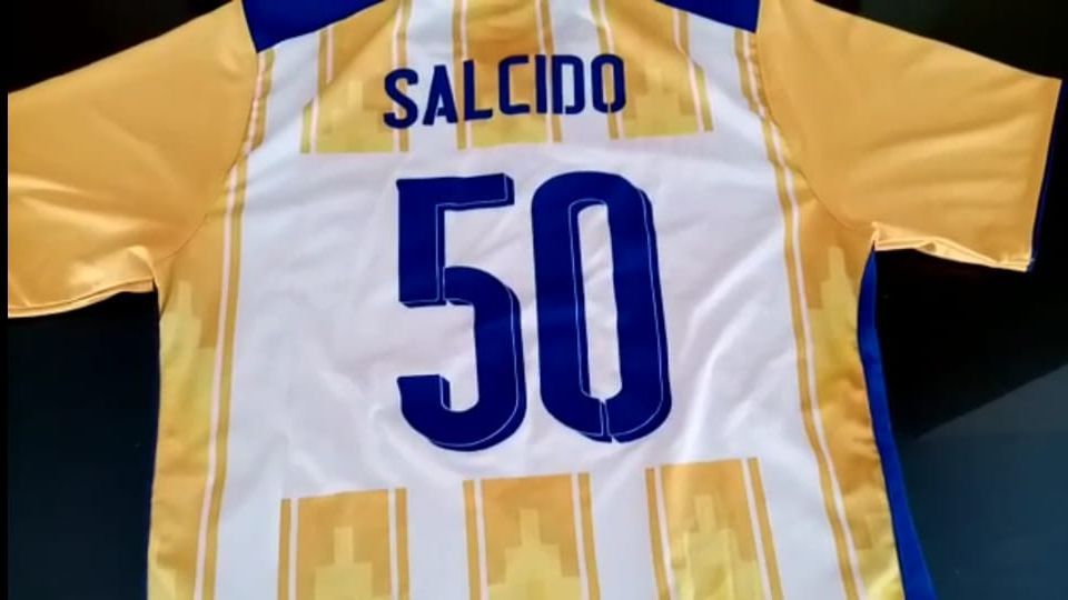Deportivo Oro retirará número que usó Carlos Salcido; le entregará una  playera con el '50'