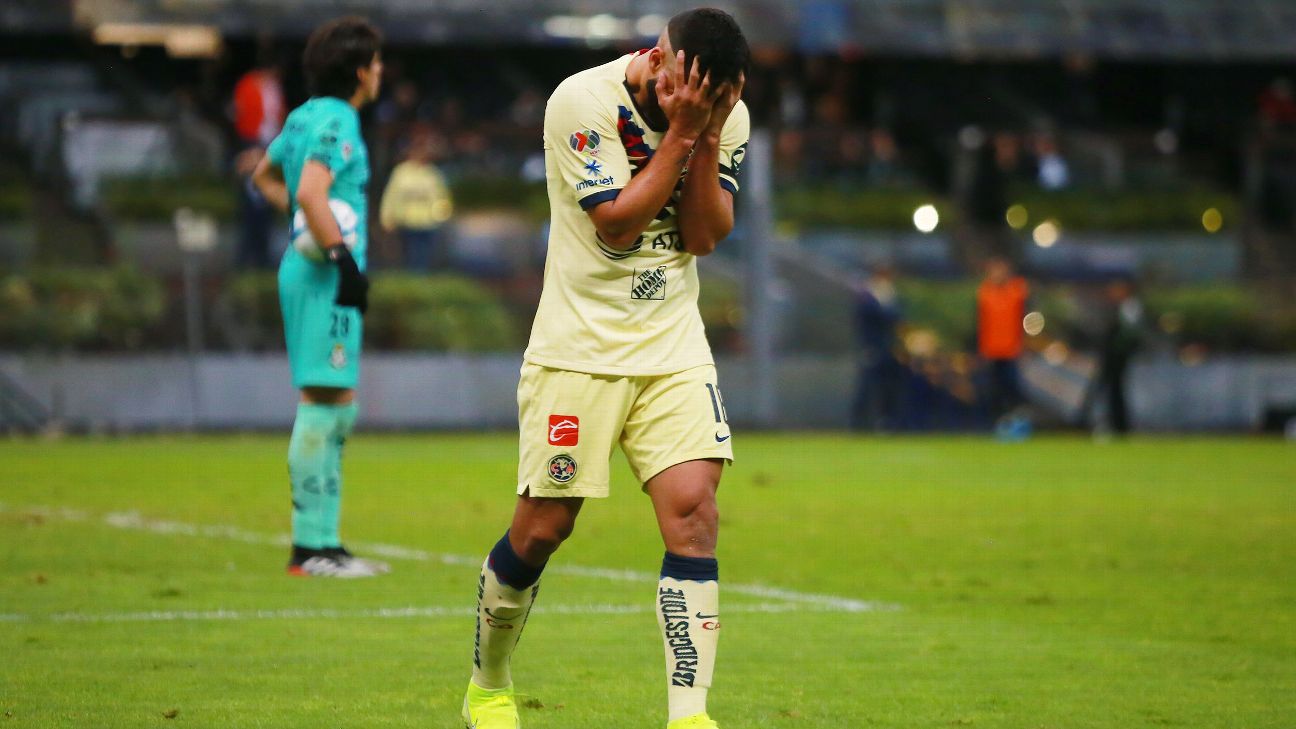 Bruno Valdez reacts during Club America's Liga MX match against Satos Laguna. Bruno Valdez reacts during Club America's Liga MX match against Satos Laguna.