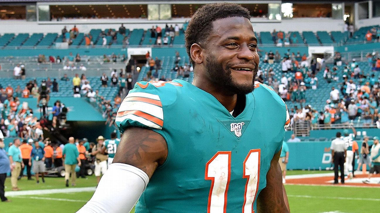 Former Miami Dolphins WR, DeVante Parker dupes New England into a 3 year  extension