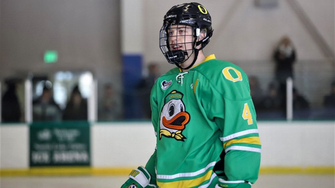 Ranking The Best Club Hockey Jerseys For Bowl-bound Schools - Why Oregon Is No 1
