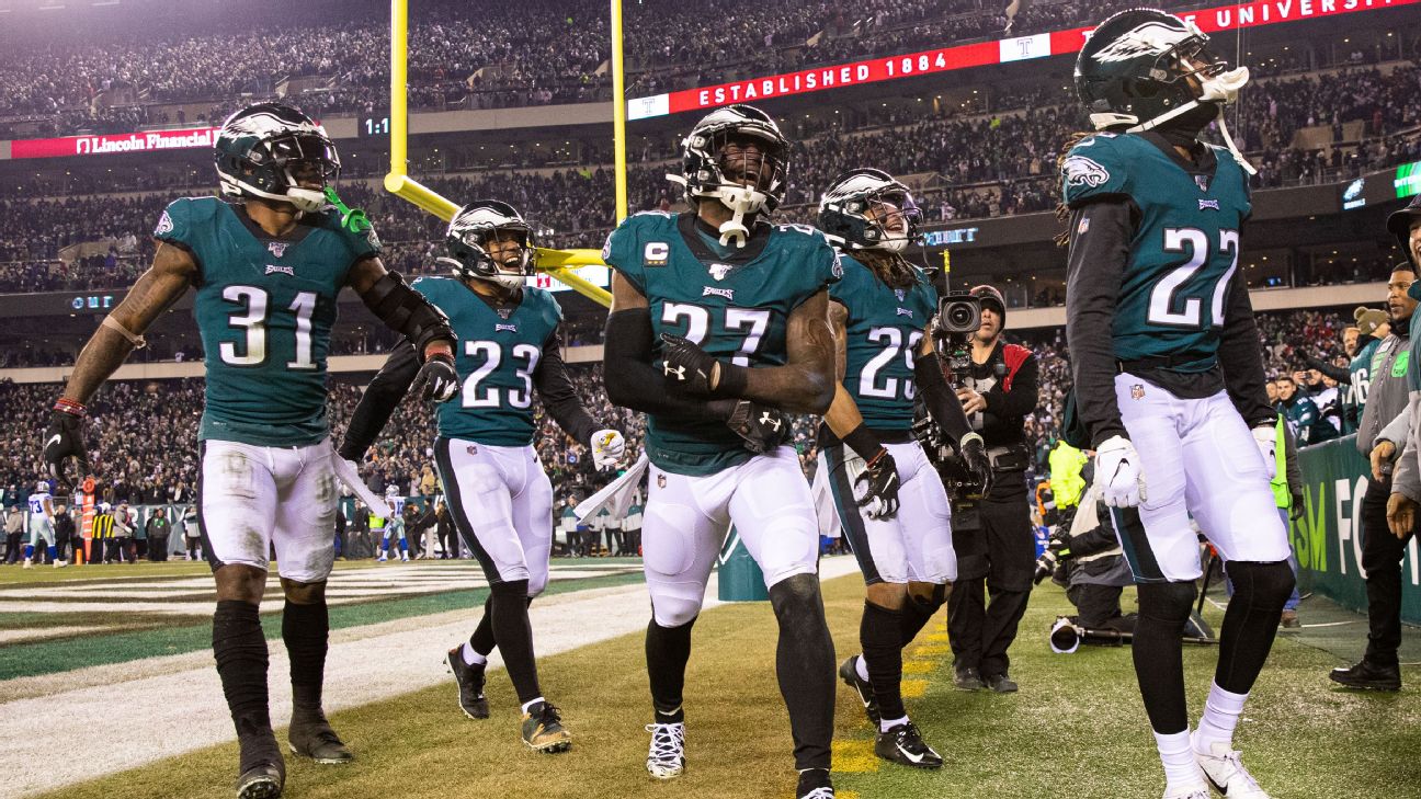 7 year old Eagles fan upset with losing gives the team 