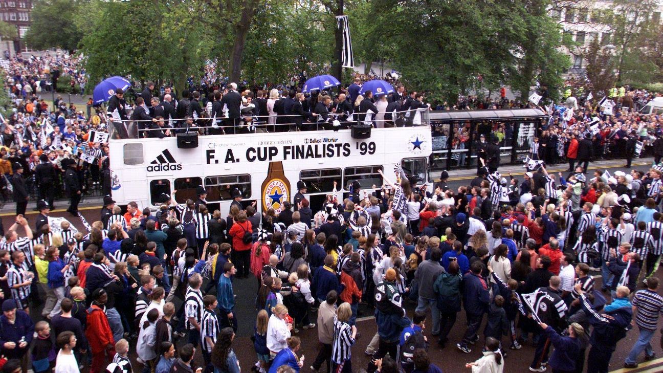 Newcastle United fans watch as the FA Cup runners-up arrive back in Newcastle to thank their fans for their support.