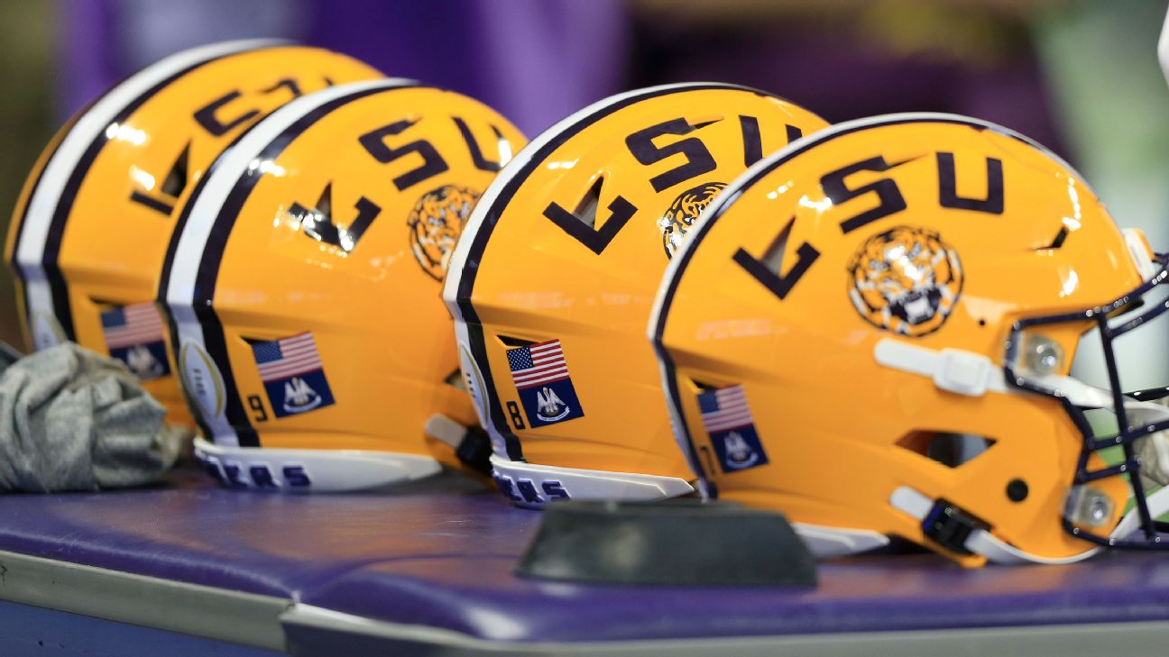 Source: LSU to promote QB coach Sloan to OC