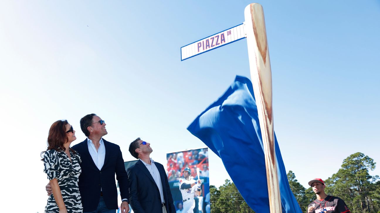 Mike Piazza's father: 9/11 jersey 'belongs in the Hall of Fame