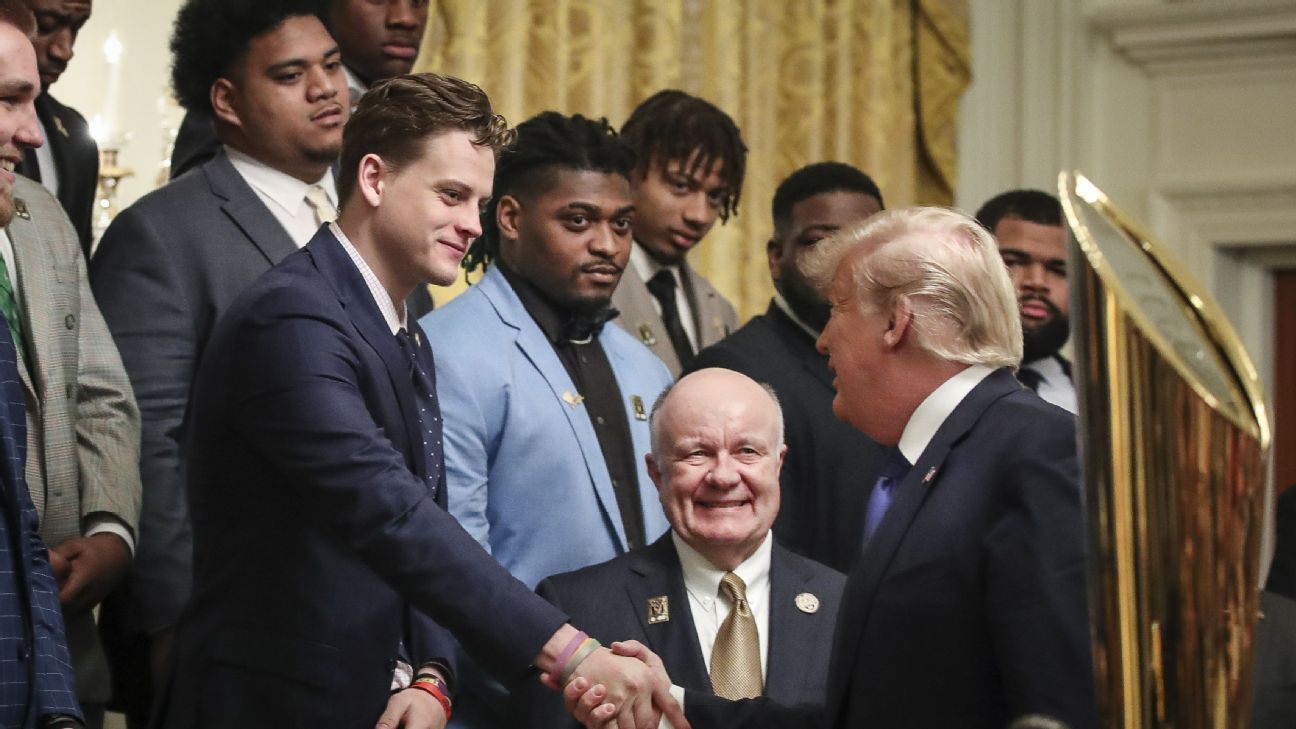 Trump pays tribute to championship Alabama football team
