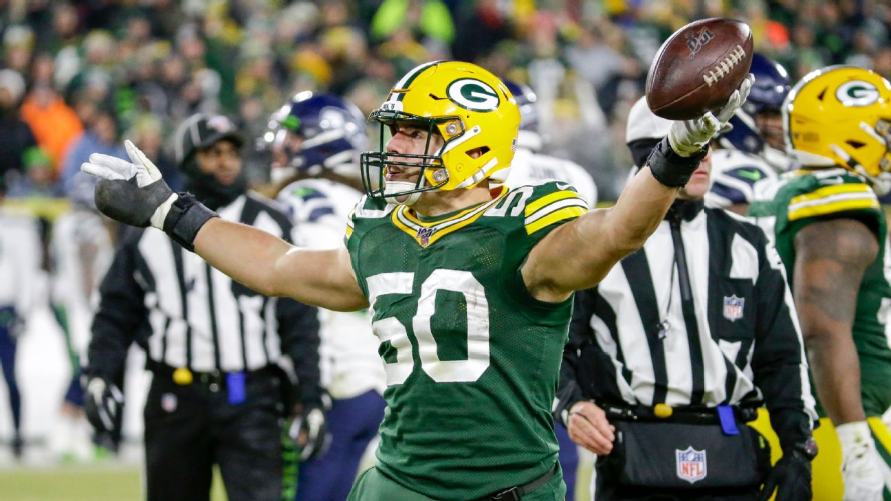 Blake Martinez recovers a fumble for the Green Bay Packers against the Seahawks