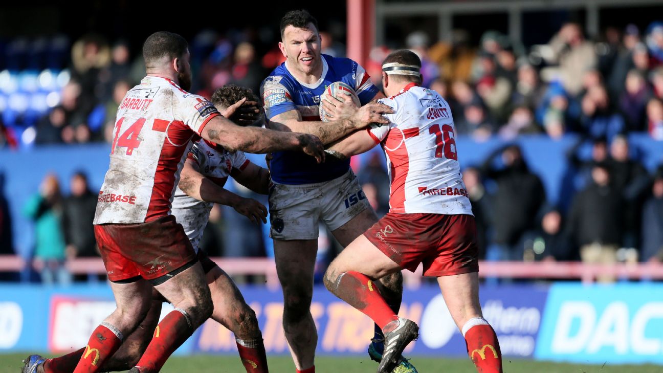 Catalans Dragons compete with Wigan for the signature of Darren