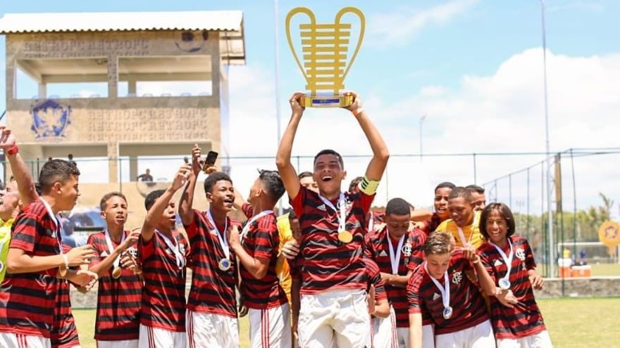 Sub-16 vence Real Madrid e é campeão invicto em Dubai - Flamengo