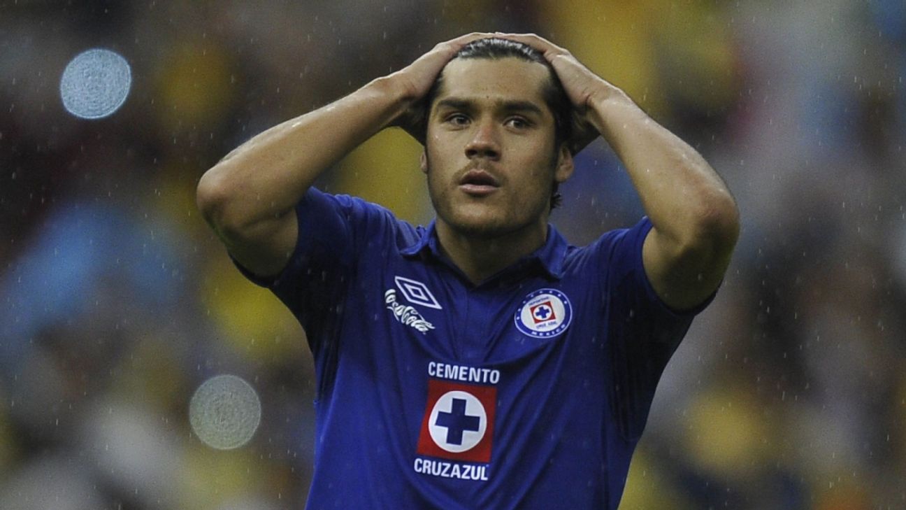 Javier Orozco reacts during Cruz Azul's Liga MX Clausura final defeat to Club America. Javier Orozco reacts during Cruz Azul's Liga MX Clausura final defeat to Club America.
