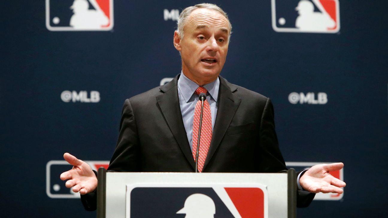 MLB commissioner Rob Manfred apologizes for referring to World