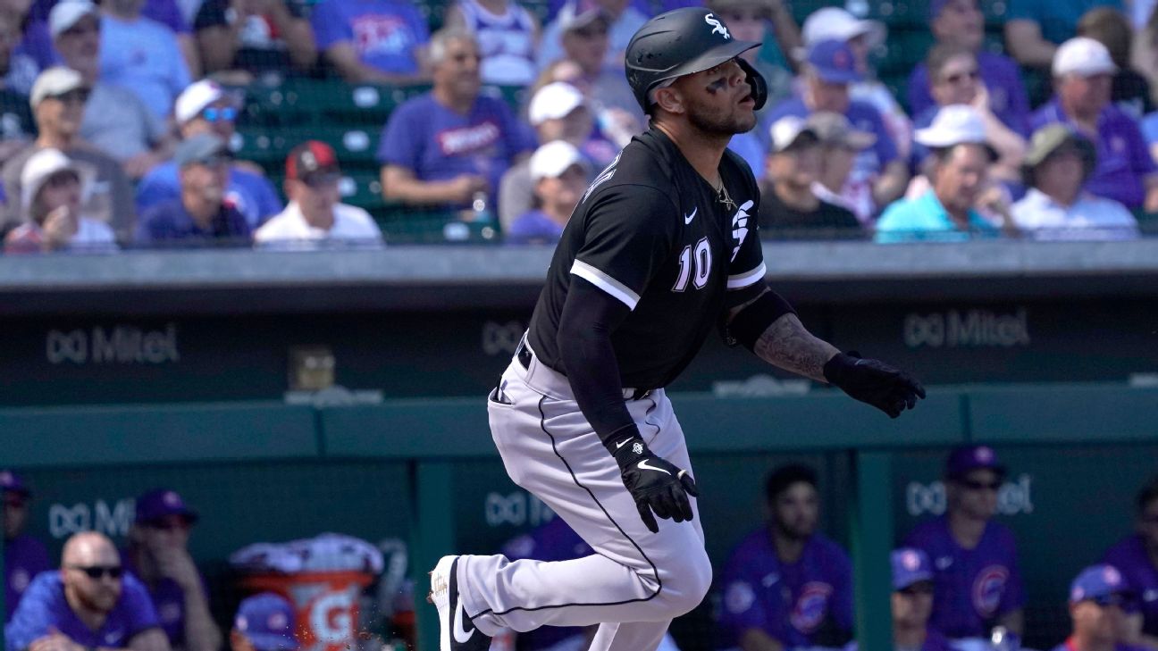 Chicago White Sox reinstate 3B Yoan Moncada in time for opener