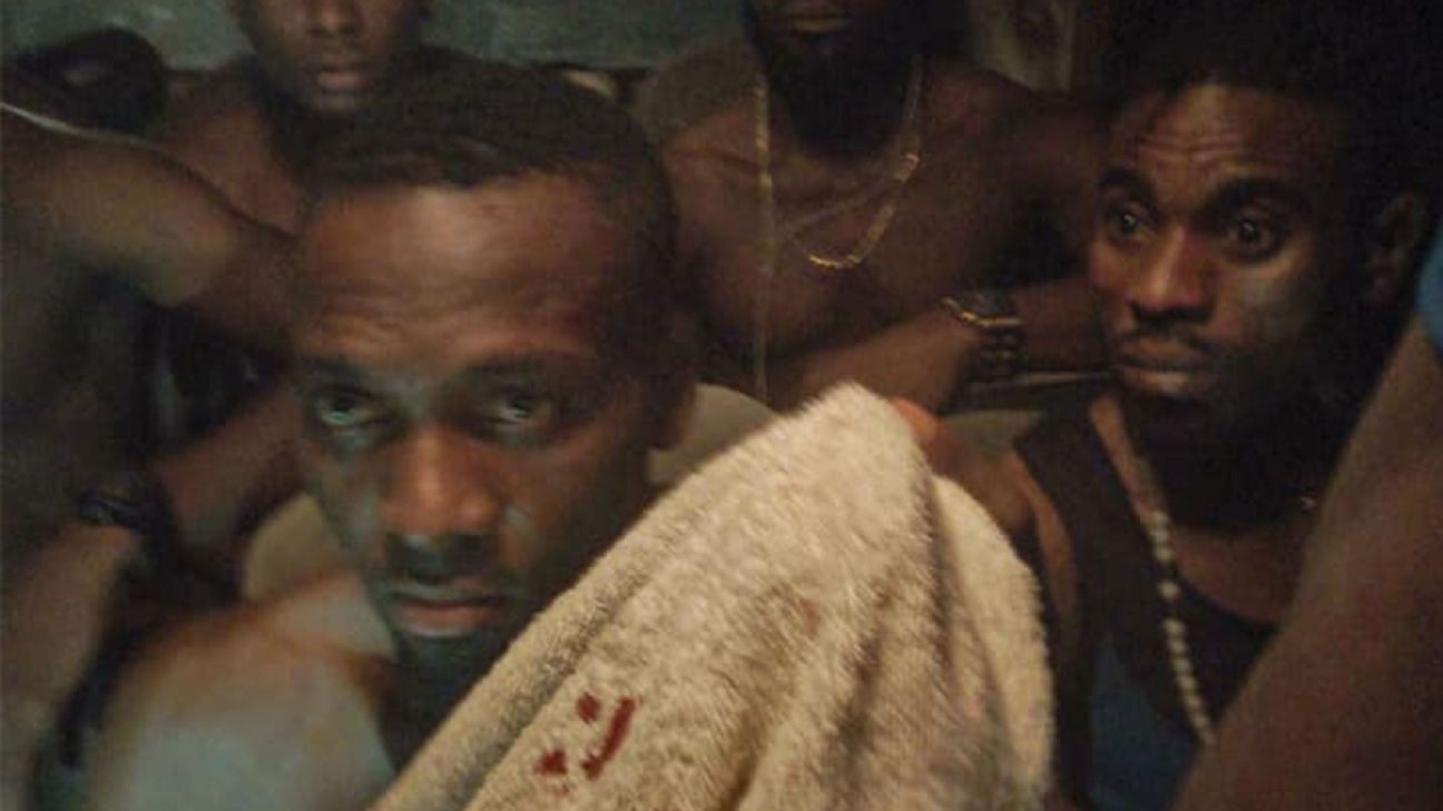 Enyimba players suffered minor injuries when their team bus was attacked by armed robbers as they travelled home from a Nigeria Professional Football League. Enyimba players suffered minor injuries when their team bus was attacked by armed robbers as they travelled home from a Nigeria Professional Football League.