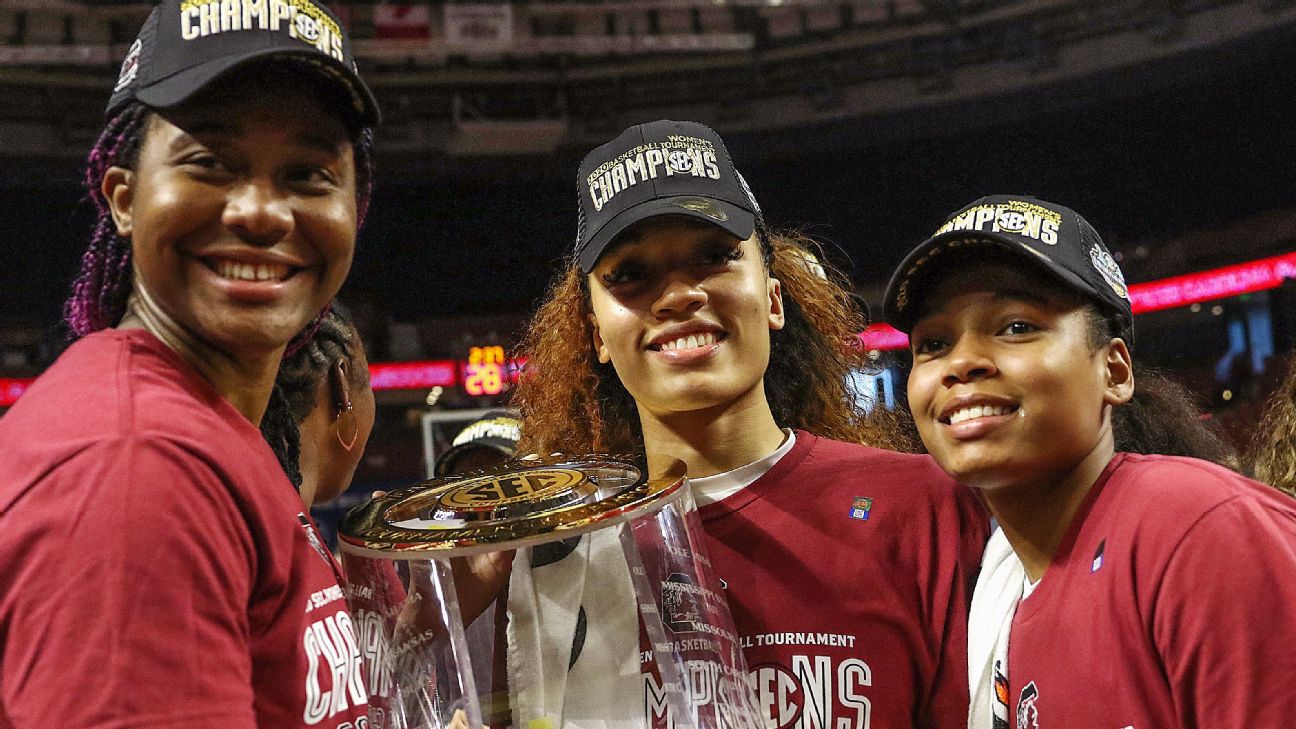 Rogers grad Zia Cooke's South Carolina team wins national championship