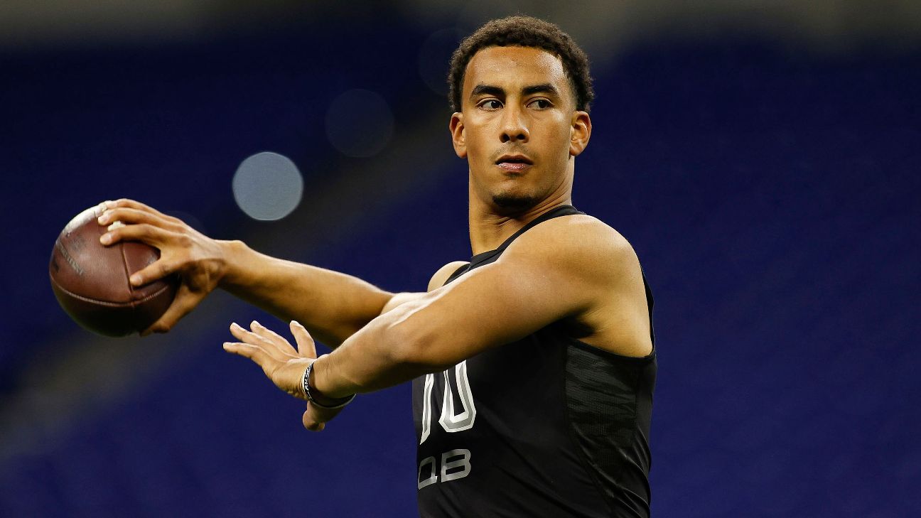 Dolphins workout Jordan Love: A close look at 2020 quarterback Draft  prospect - The Phinsider