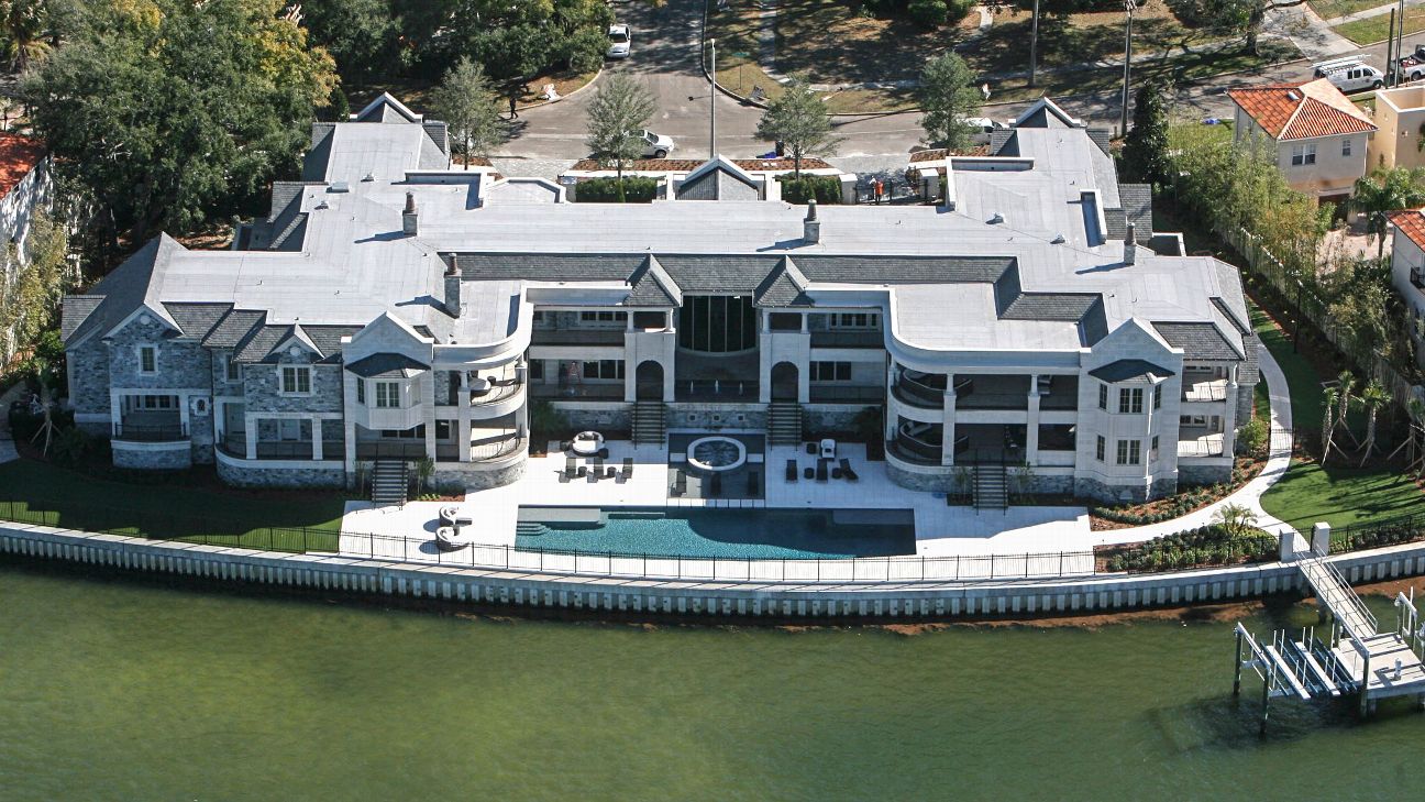 Check Out The Tampa House Tom Brady Is Renting From Derek Jeter