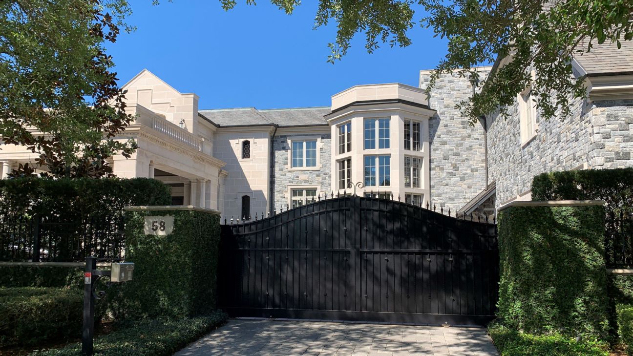 Tom Brady Rents Derek Jeter's Sprawling Tampa Bay Mansion