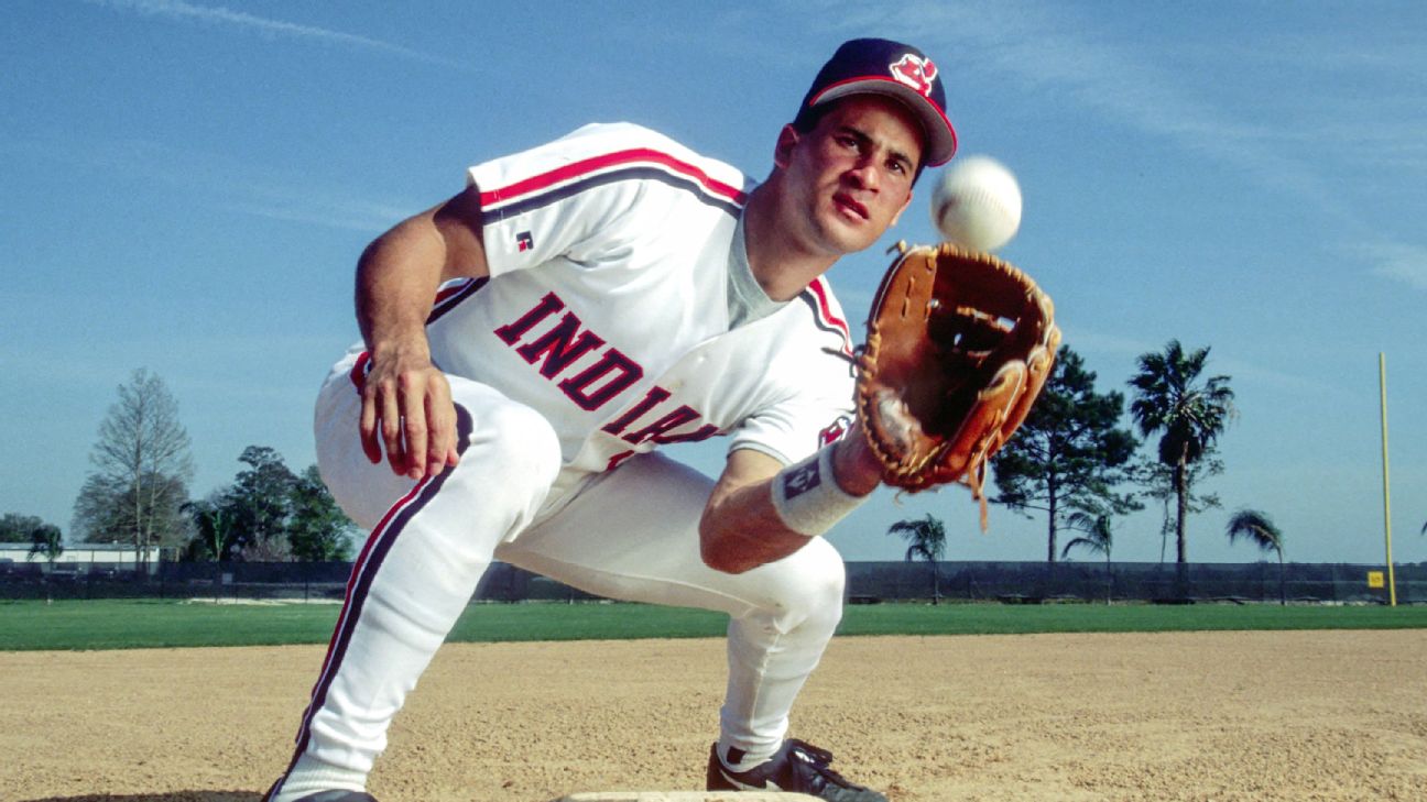Good with the glove: Omar Vizquel helped revolutionize the shortstop  position (MLB Insider) – Morning Journal