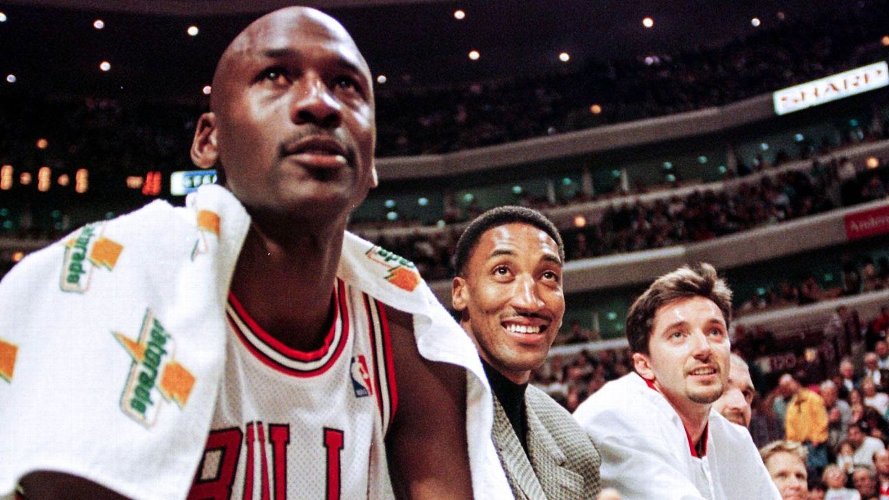 Toni Kukoc talks about Michael Jordan 