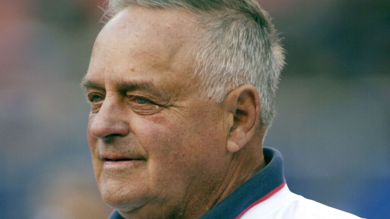 Harland Svare, 89, Giants Linebacker and Young Head Coach, Dies