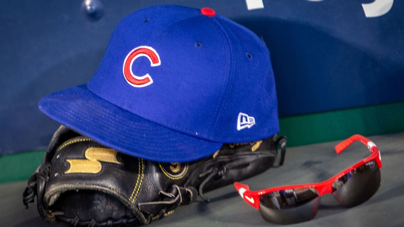 Cubs release reliever Edwards, infielder Smith