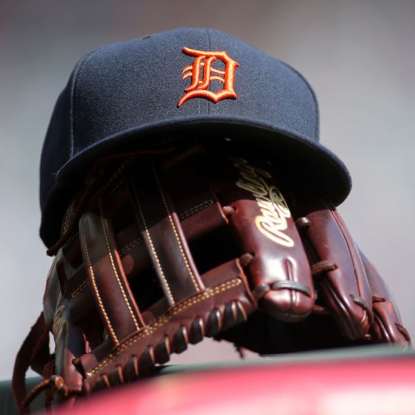 2 ex-Tigers scouts sue, allege age discrimination