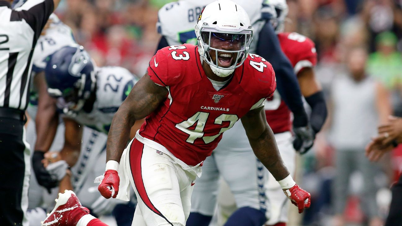 Arizona Cardinals outside linebacker Haason Reddick (43) lines up