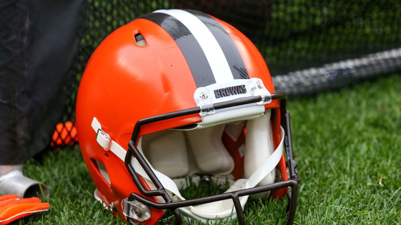 Browns activate guard Joel Bitonio from reserve/COVID-19 list