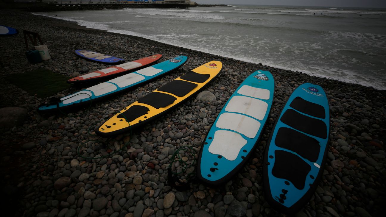 Surfing star Jones dies after accident with board