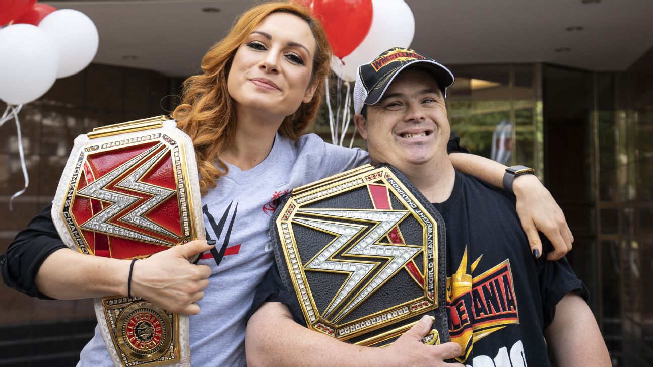 Becky Lynch releases pictures from her first maternity photoshoot