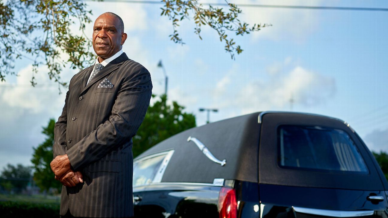 The baseball Hall of Famer who runs a funeral home - Andre Dawson's second  act - ESPN