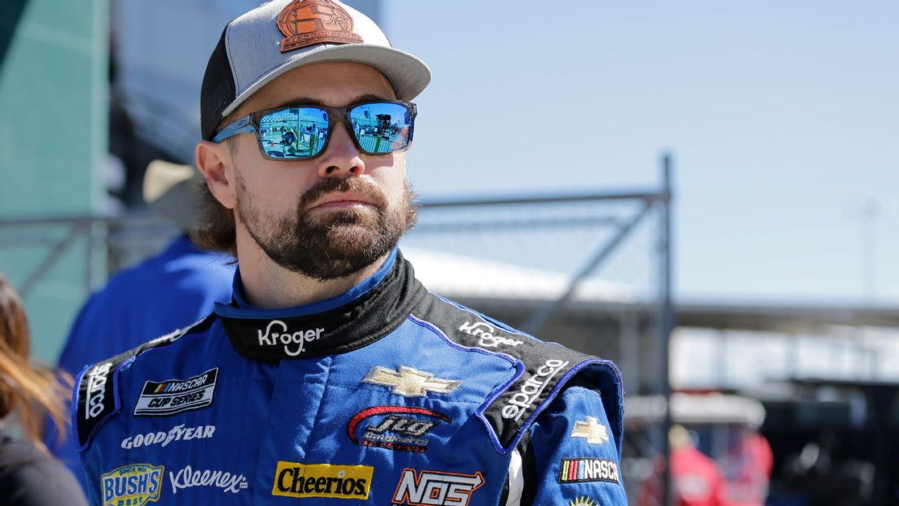 NASCAR fines Stenhouse for fighting with Busch www.espn.com – TOP