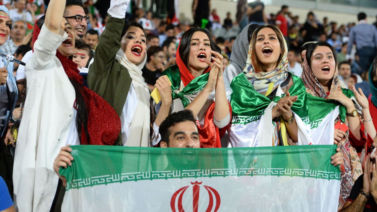 Mulheres poderão assistir a jogos de futebol masculino no Irã