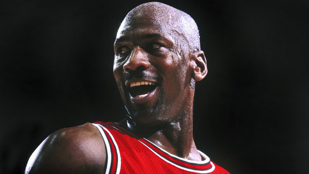 LeBron James goes back on his word over Michael Jordan shirt petition -  Mirror Online