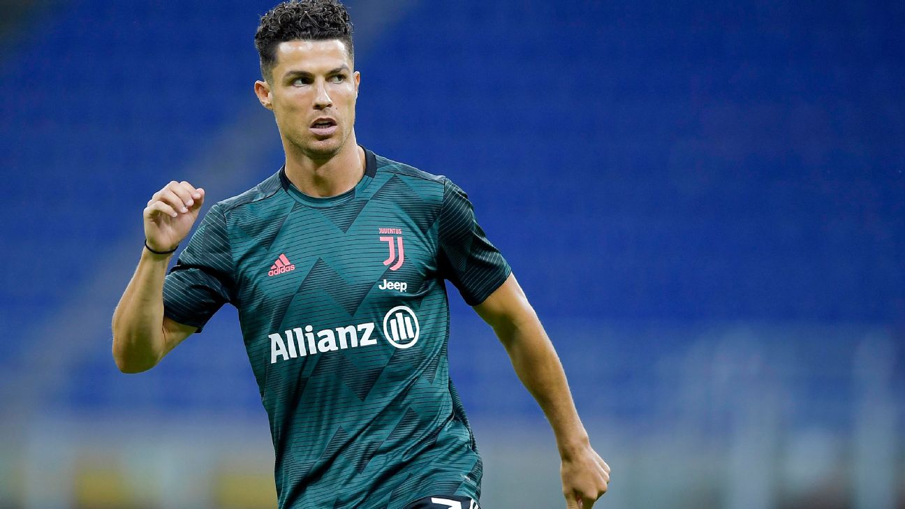 Cristiano Ronaldo estrenó look en el AC Milan contra Juventus