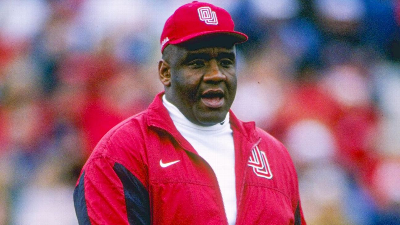 Former Sooners player, coach John Blake dies at age 59