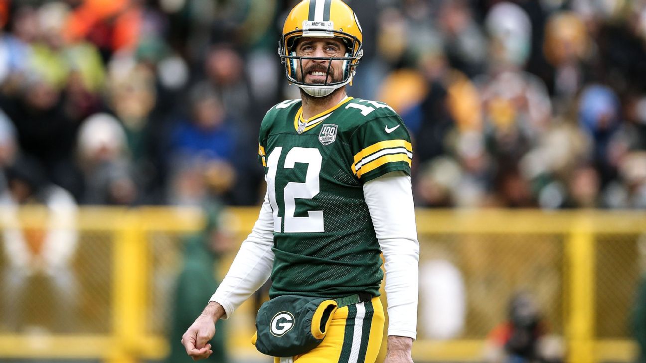 Packers' lead over Bucs evaporates after Aaron Rodgers' two INTs, including  a pick-six - ESPN