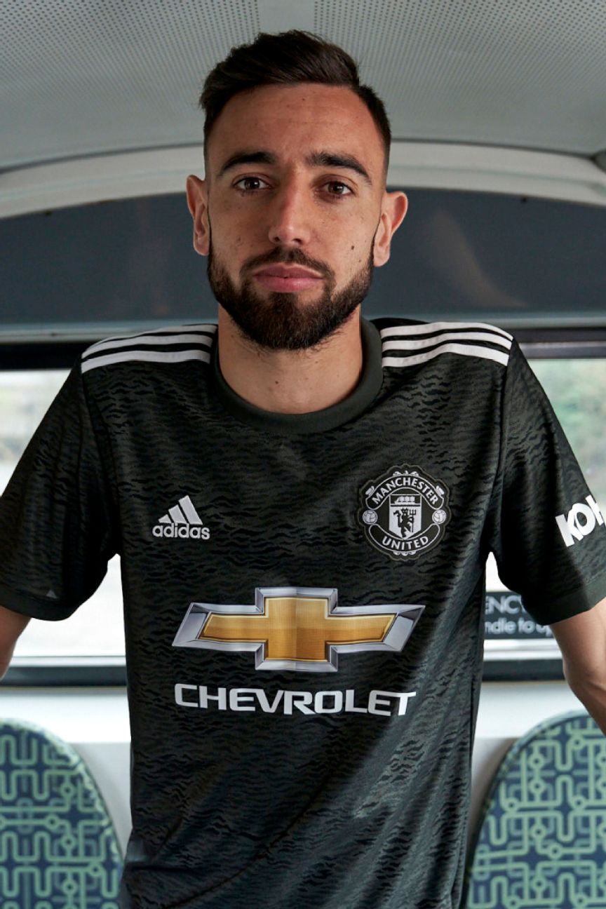 Man United S 2020 21 Away Kit Bruno Fernandes Gets On The Bus To Unveil Jersey