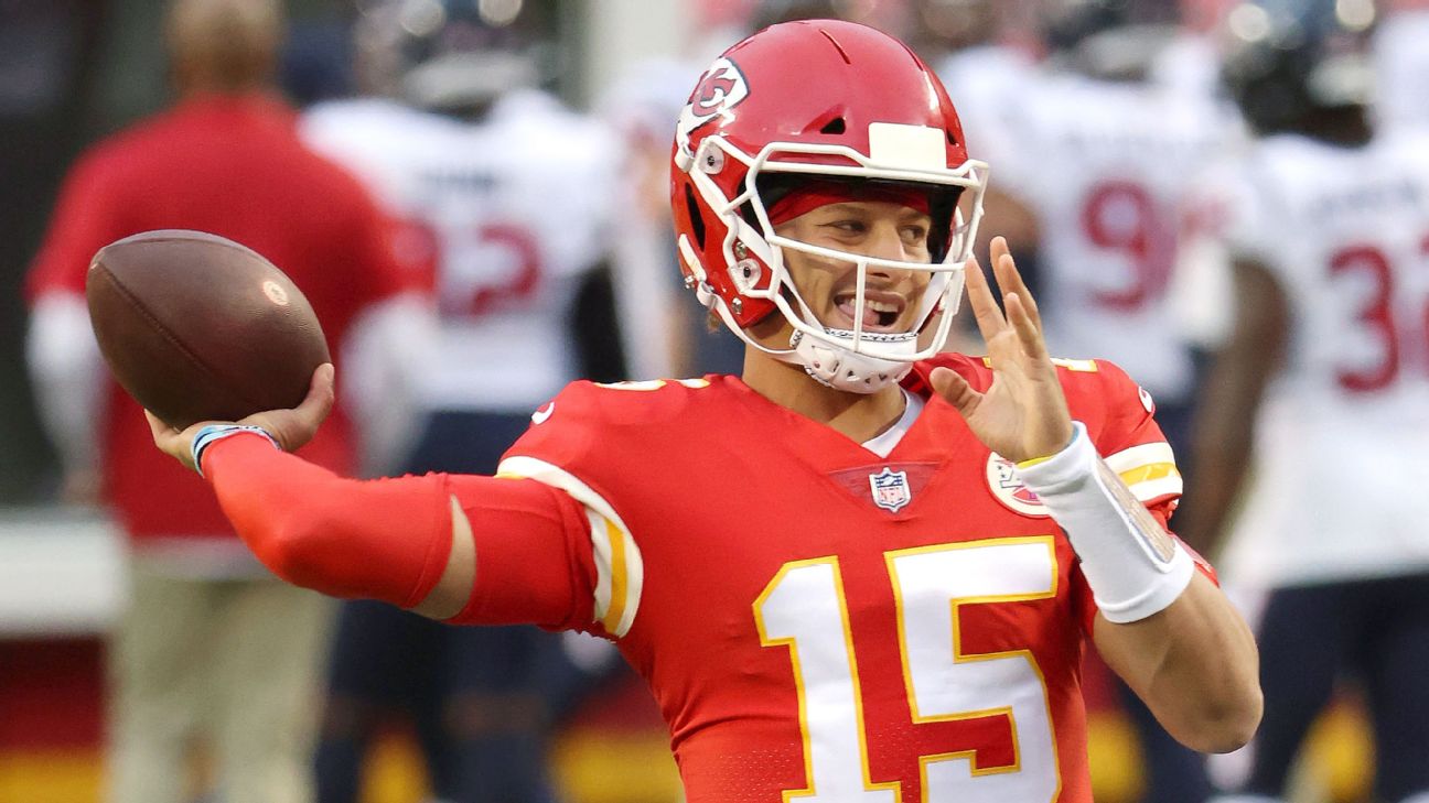 Thursday Night Football odds, spread, line: Chargers vs. Chiefs prediction,  NFL picks from expert who is 17-5 