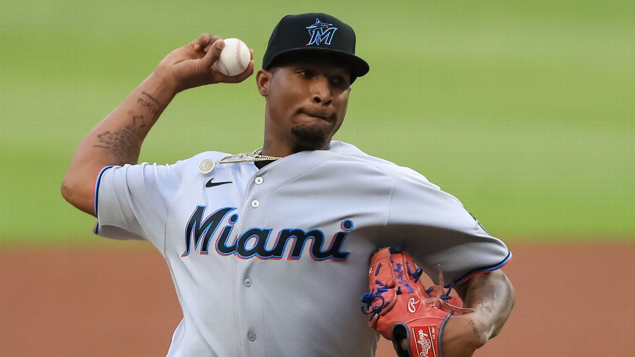 MLB - Yesterday, Sixto Sánchez (22 years old) became the 𝐲𝐨𝐮𝐧𝐠𝐞𝐬𝐭  Marlins pitcher to start a clinching game since Dontrelle Willis (21 years  old). 🔥