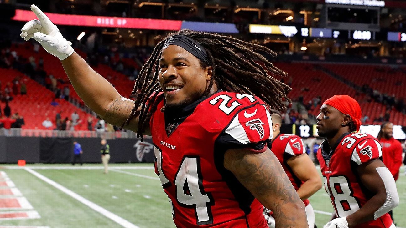 Giants getting 'solid all around back' in Devonta Freeman, scouts