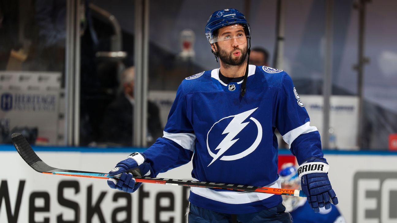 Lightning re-sign Anthony Cirelli to three-year deal