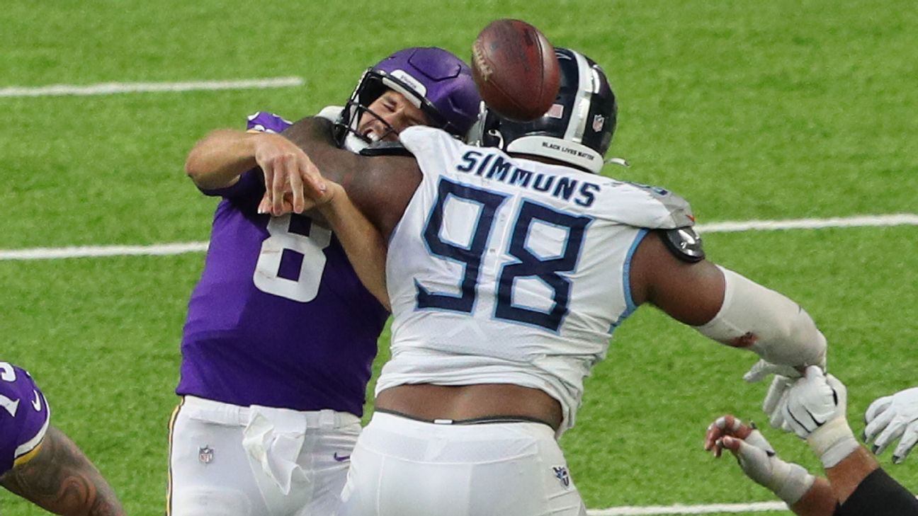 Anthony Barr of the Minnesota Vikings gets set against the Pittsburgh  News Photo - Getty Images