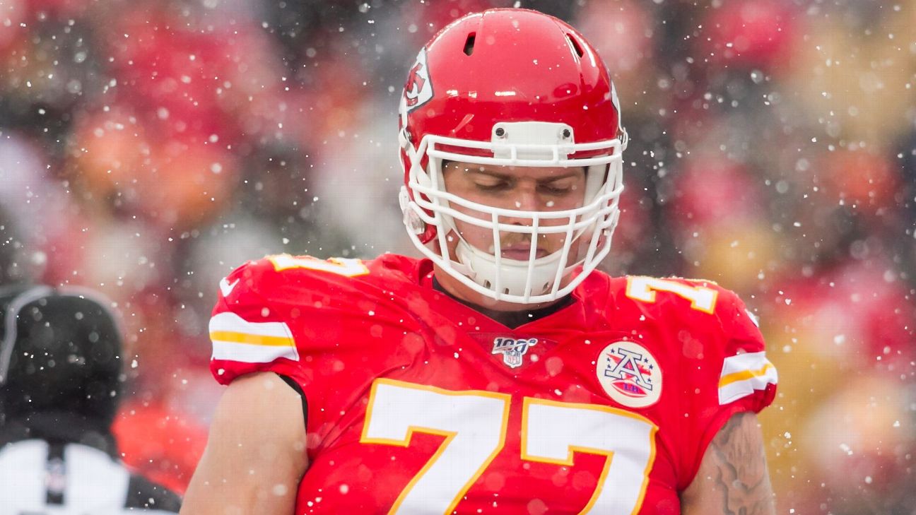 Wylie leaves Chiefs for Commanders