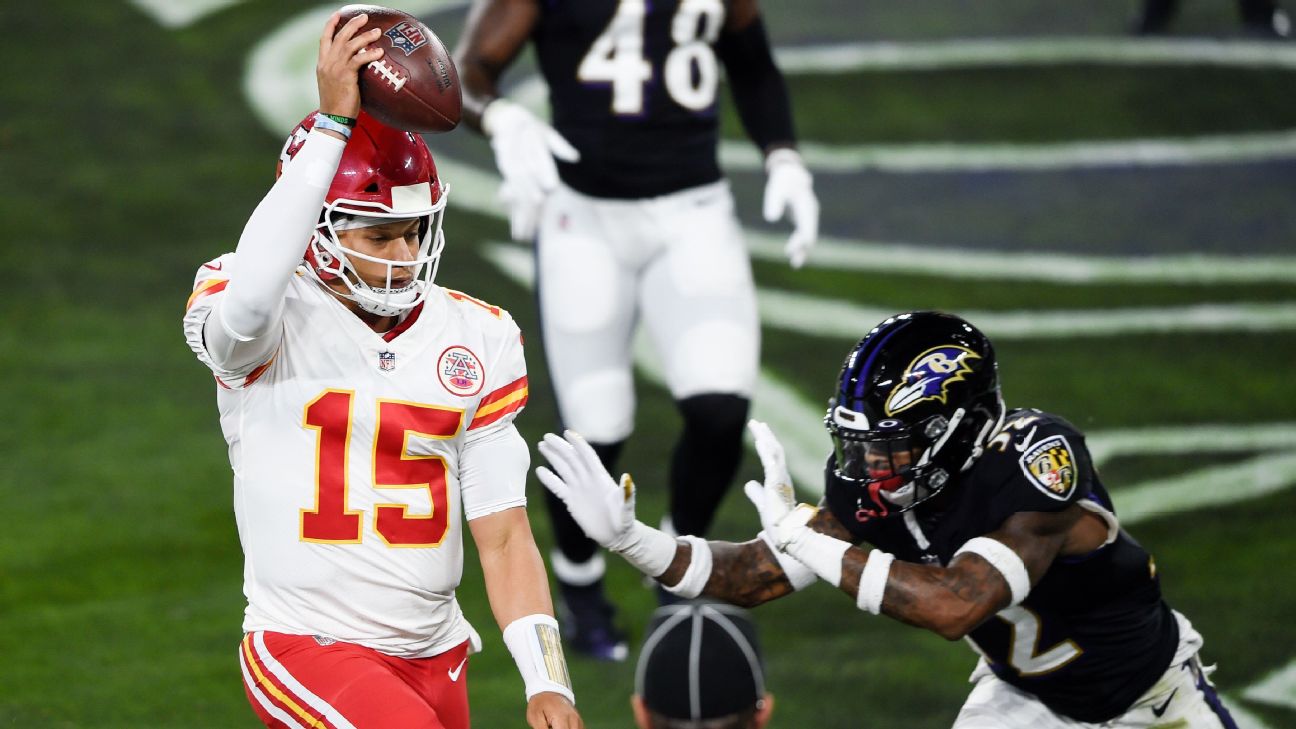 Patrick Mahomes announces he's having a child with fiancée